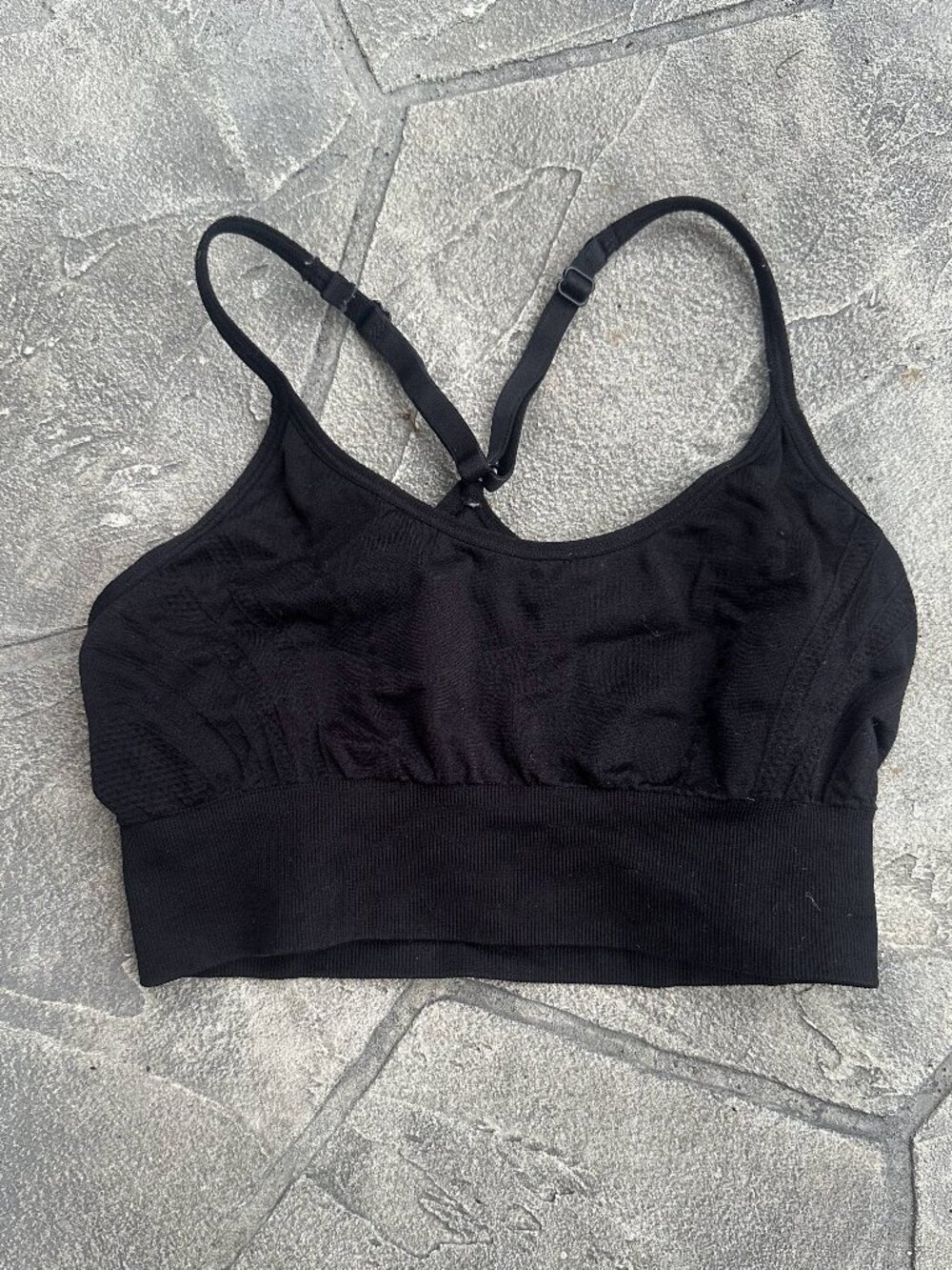 Pro-Fit Women's Seamless Adjustable Spaghetti Strap Black Sports Bra - Small